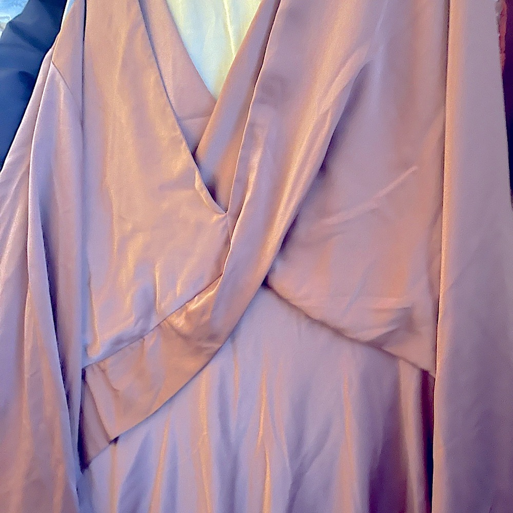 New Elegant Dress with flutter sleeves